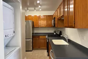 367 Sandhurst Cir, Glen Ellyn, IL 60137 - Photo 13