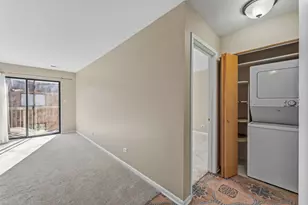 605 W Central Rd, Mount Prospect, IL 60056 - Photo 11