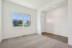 980 Sapphire Ln, Montgomery, IL 60538 - Photo 3