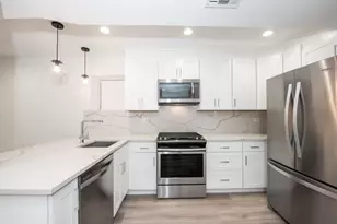 1241 N Bosworth Ave, Chicago, IL 60642 - Photo 5