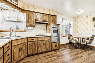 1617 N Hickory St, Crest Hill, IL 60403 - Photo 7