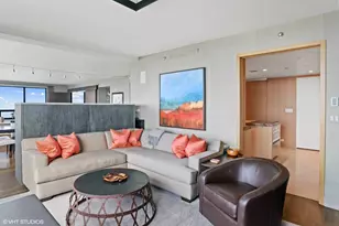 180 E Pearson St, Chicago, IL 60611 - Photo 17