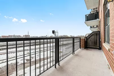 833 W 15th Place #311, Chicago, IL 60608 - Photo 5