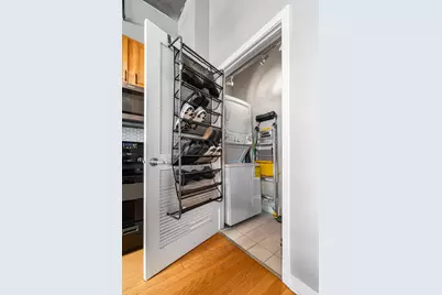 833 W 15th Place #311, Chicago, IL 60608 - Photo 7