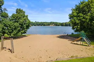 216 Hickory Rd, Oakwood Hills, IL 60013 - Photo 33