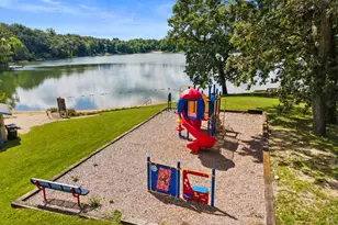 216 Hickory Rd, Oakwood Hills, IL 60013 - Photo 31