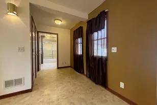 517 W Beaver St, Saint Anne, IL 60964 - Photo 7