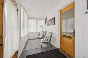 21 Division St, Algonquin, IL 60102 - Photo 3