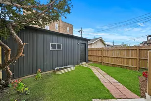 3501 W Beach Ave, Chicago, IL 60651 - Photo 33