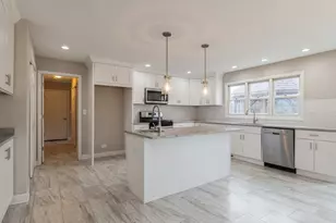 6105 N Wyndwood Dr, Crystal Lake, IL 60014 - Photo 7