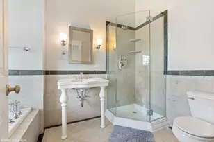 537 W Belmont Ave, Chicago, IL 60657 - Photo 11