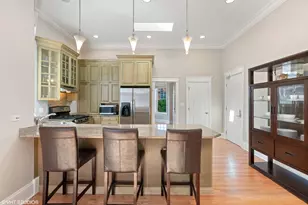 537 W Belmont Ave, Chicago, IL 60657 - Photo 7