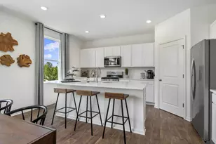 972 Sapphire Ln, Montgomery, IL 60538 - Photo 7