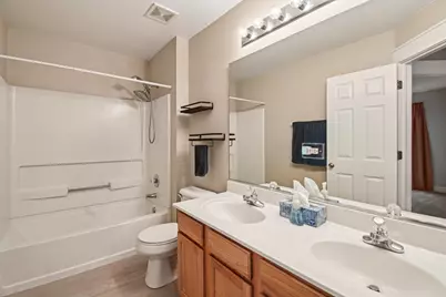 330 S Litchfield Drive, Round Lake, IL 60073 - Photo 29