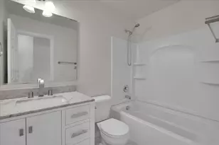 29W710 Everton Dr, Warrenville, IL 60555 - Photo 17