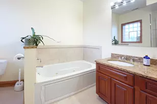 5062 W Agatite Ave, Chicago, IL 60630 - Photo 13