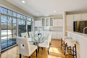 241 Wildflower Ln, La Grange, IL 60525 - Photo 7