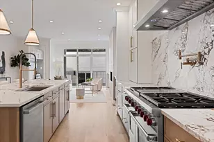 1964 W Farragut Ave, Chicago, IL 60640 - Photo 9