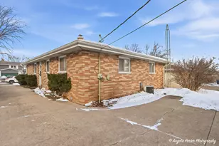2015 N Jackson St, Waukegan, IL 60087 - Photo 25
