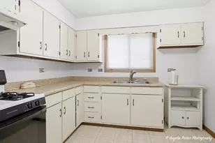 2015 N Jackson St, Waukegan, IL 60087 - Photo 9