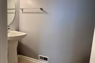 1151 E 46th St, Chicago, IL 60653 - Photo 17