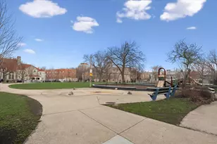 1151 E 46th St, Chicago, IL 60653 - Photo 37