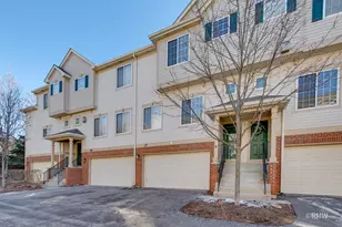 27 Monarch Dr, Streamwood, IL 60107 - Photo 1