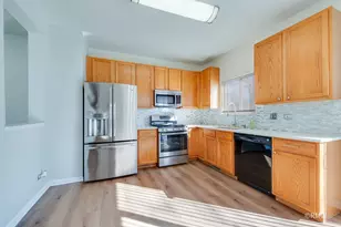 27 Monarch Dr, Streamwood, IL 60107 - Photo 7