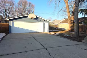 634 W Ridgeland Ave, Waukegan, IL 60085 - Photo 27
