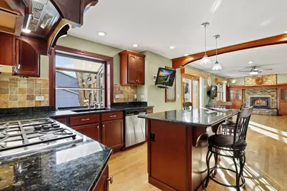 17W435 Concord Place, Darien, IL 60561 - Photo 7