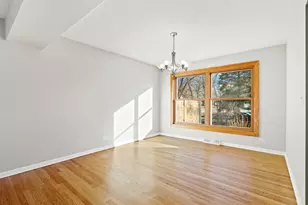 17W435 Concord Pl, Darien, IL 60561 - Photo 9