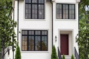 2214 W Oakdale Ave, Chicago, IL 60618 - Photo 1