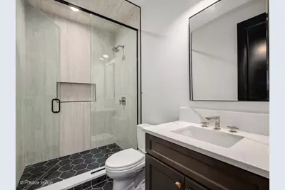 2214 W Oakdale Avenue, Chicago, IL 60618 - Photo 11