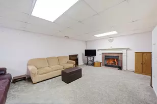 54 Village Woods Dr, Crete, IL 60417 - Photo 17