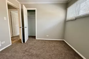 2904 Woodworth Pl, Hazel Crest, IL 60429 - Photo 9