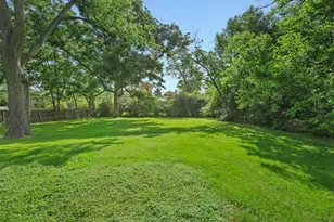 241 Coe Rd, Clarendon Hills, IL 60514 - Photo 3