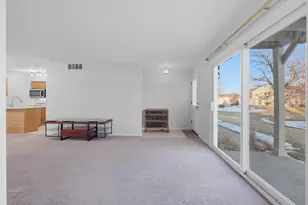 523 Bridle Trail, Wheeling, IL 60090 - Photo 5