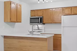 523 Bridle Trail, Wheeling, IL 60090 - Photo 9