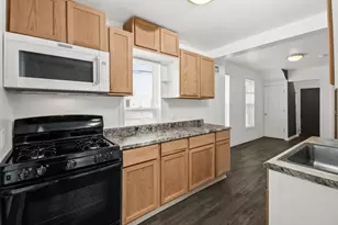 277 Gifford Pl, Elgin, IL 60120 - Photo 5