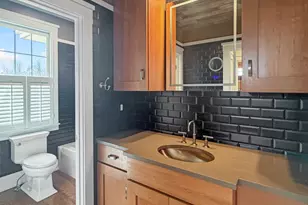 1121 Lawn Pl, Freeport, IL 61032 - Photo 21