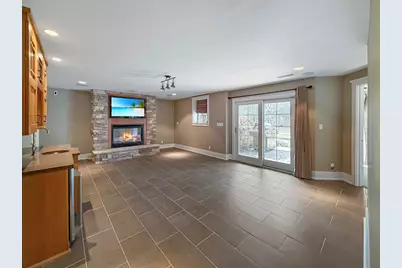 1121 Lawn Place, Freeport, IL 61032 - Photo 43