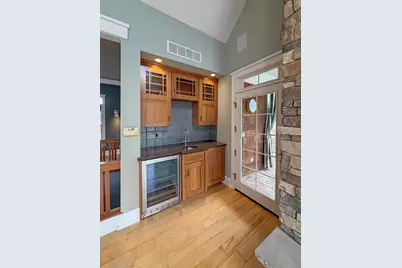 1121 Lawn Place, Freeport, IL 61032 - Photo 15