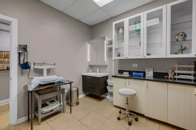 8301 Skokie Boulevard, Skokie, IL 60077 - Photo 19