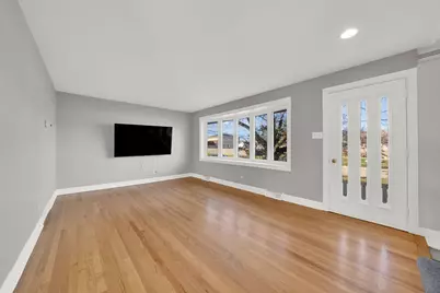 7435 W 74th Street, Bridgeview, IL 60455 - Photo 5