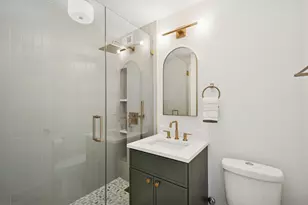 1455 N Sandburg Terrace, Chicago, IL 60610 - Photo 17