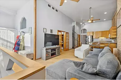 1344 W Augusta Boulevard #1, Chicago, IL 60642 - Photo 5