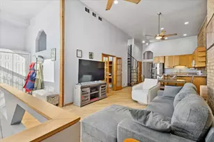 1344 W Augusta Blvd, Chicago, IL 60642 - Photo 5