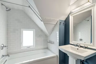 4252 N Bernard Street, Chicago, IL 60618 - Photo 11