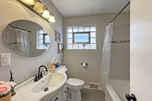 14522 S Marquette Ave, Burnham, IL 60633 - Photo 7