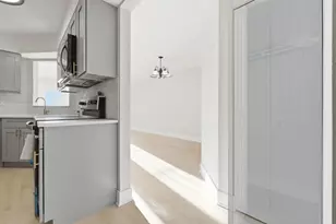 4180 Williamsburg Ct, Glenview, IL 60025 - Photo 9